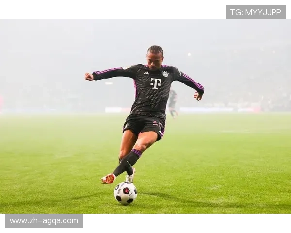 英超球员约会嫩模的花边新闻及影响分析